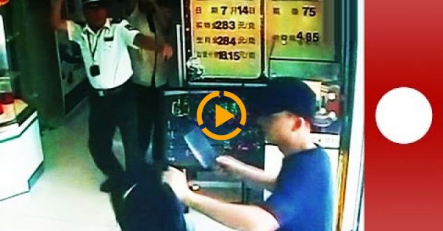 China Bank Robbery Fail: Guards, Staff Fight Back Knife-wielding Attacker