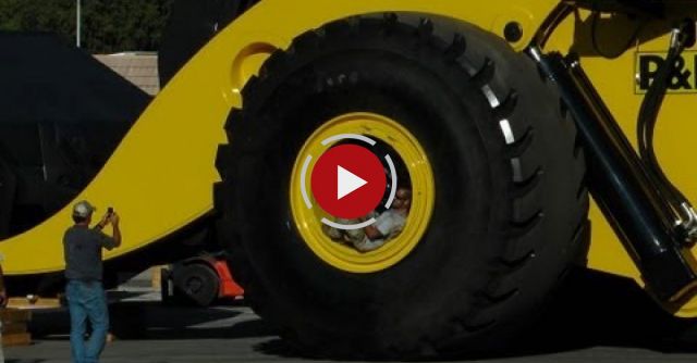 Biggest Wheel Loader In The World 70 Yard Super High Lift LeTourneau L2350