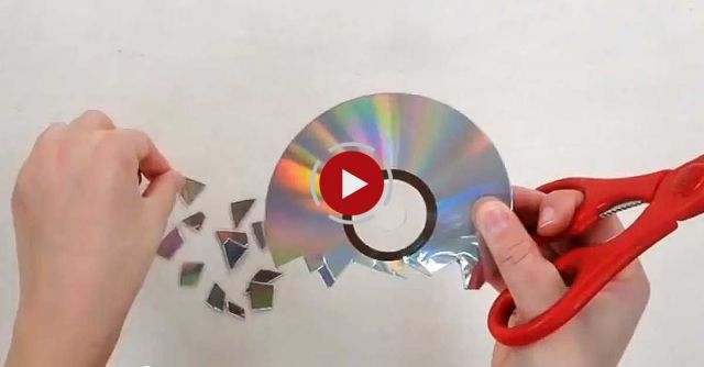 DIY: Make Christmas Ornaments From Broken CDs