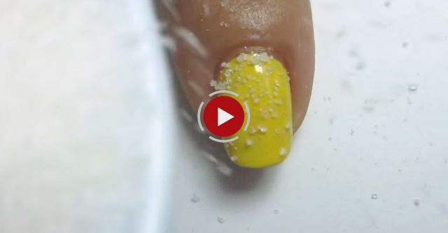  She Dusted Her Nails With Sugar. Why? I'm Trying This As Soon As I Get Home 