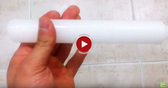 Life Hack: Clever Way To Keep Bathroom Tiles Clean