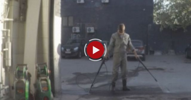  Russian Guy Fails Hard While Using Two High Pressure Cleaners